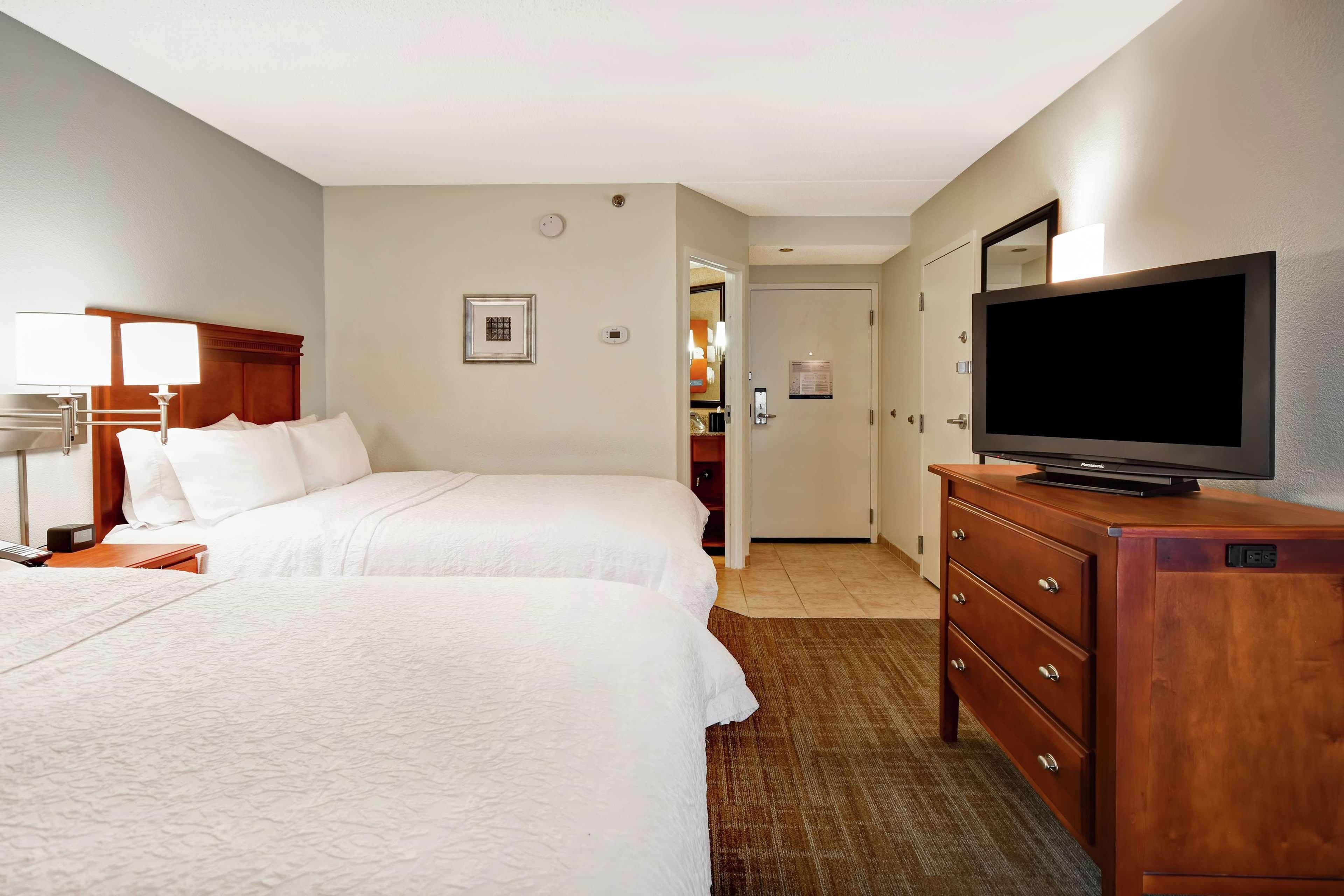 Hampton Inn St. Louis - Westport Мериленд Хайтс Екстериор снимка