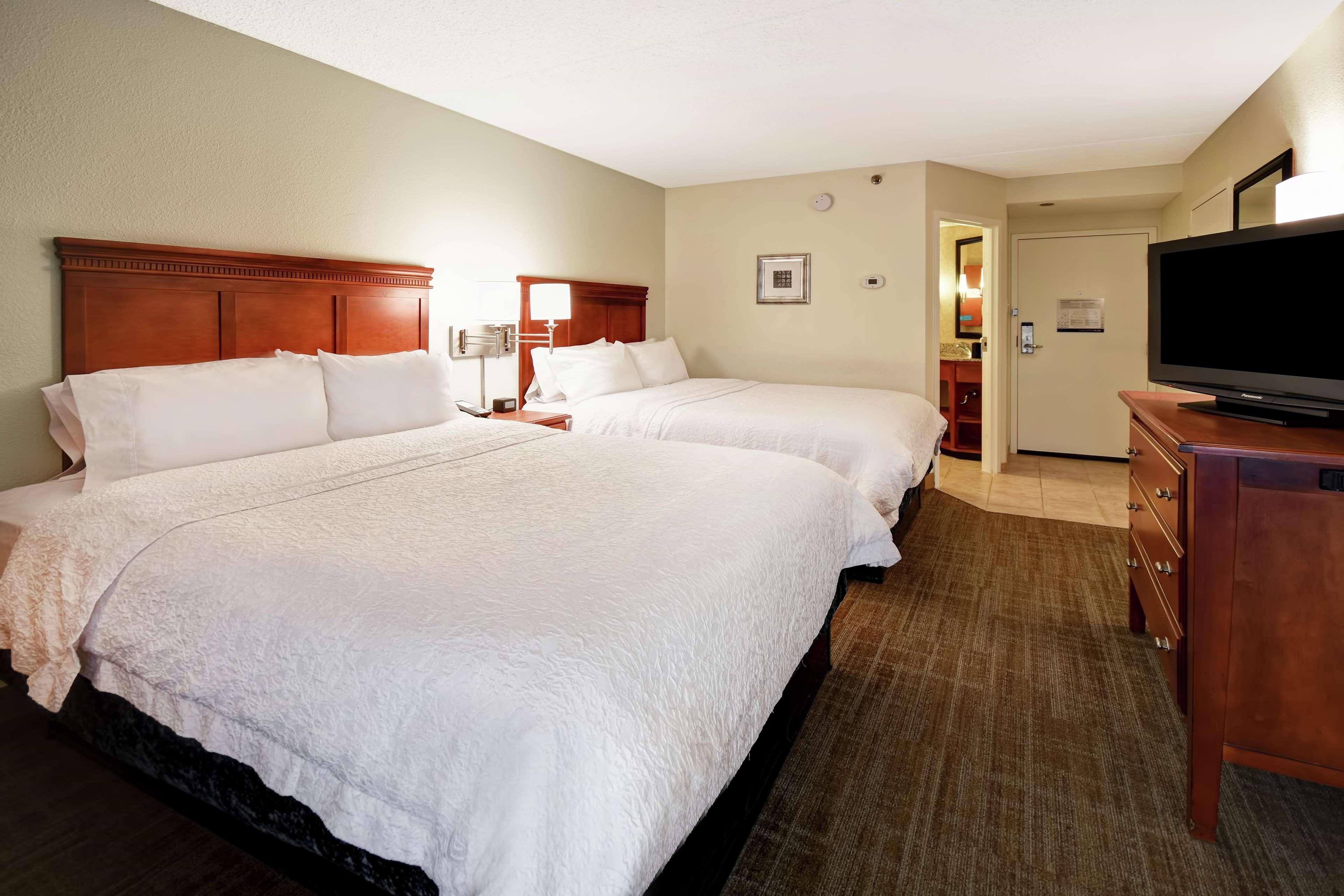 Hampton Inn St. Louis - Westport Мериленд Хайтс Екстериор снимка