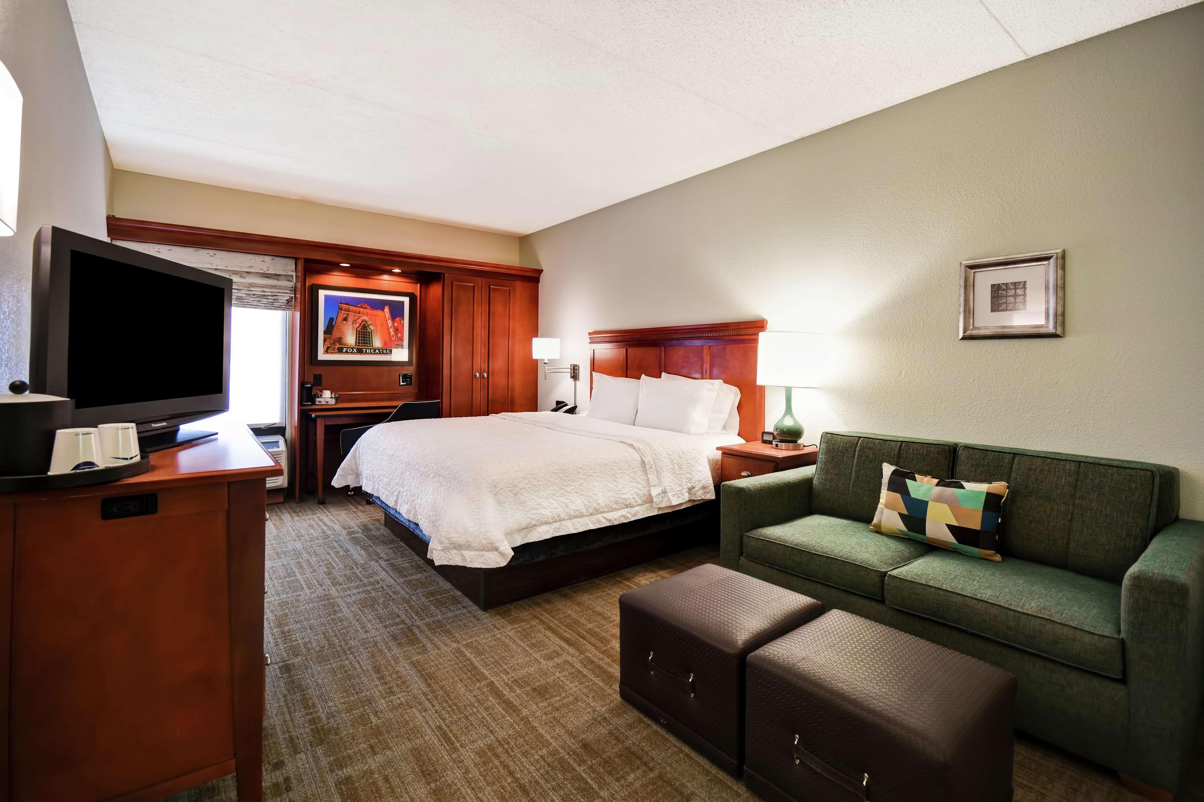 Hampton Inn St. Louis - Westport Мериленд Хайтс Екстериор снимка