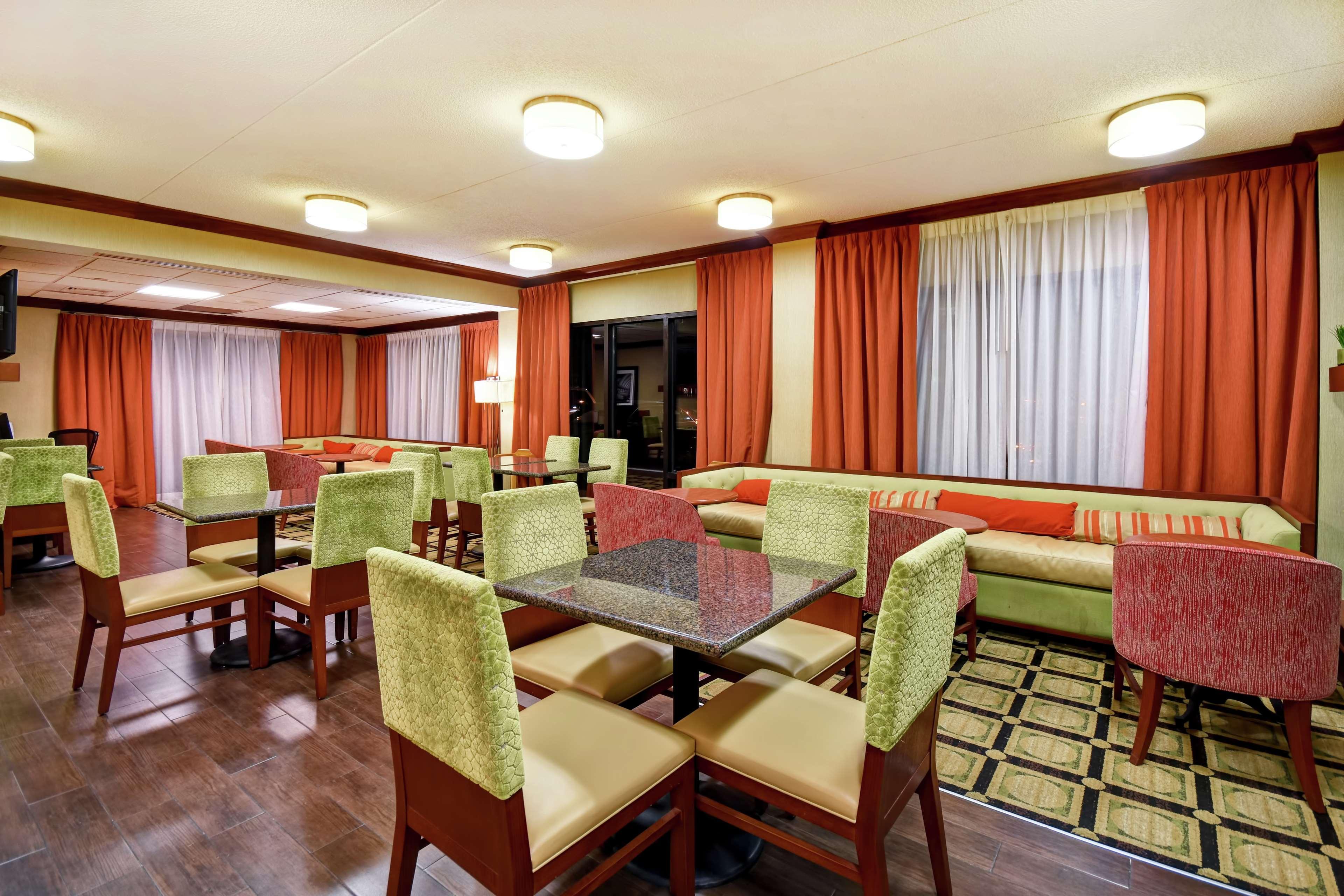 Hampton Inn St. Louis - Westport Мериленд Хайтс Екстериор снимка