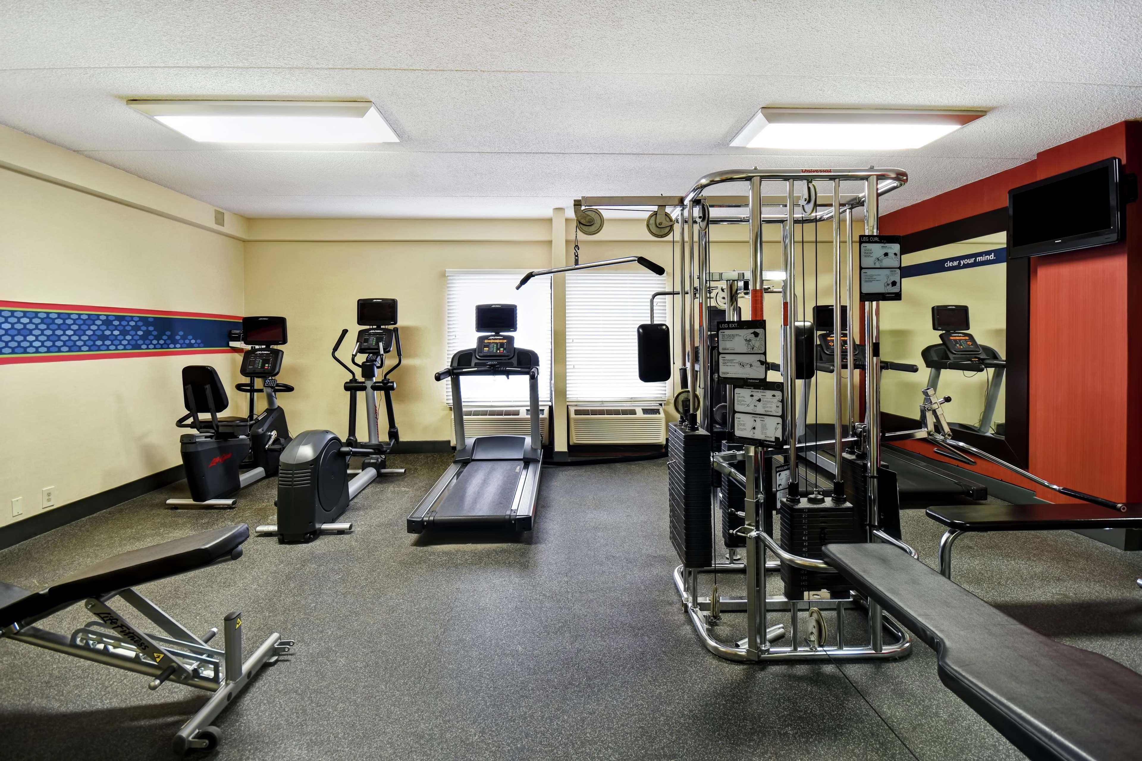 Hampton Inn St. Louis - Westport Мериленд Хайтс Екстериор снимка