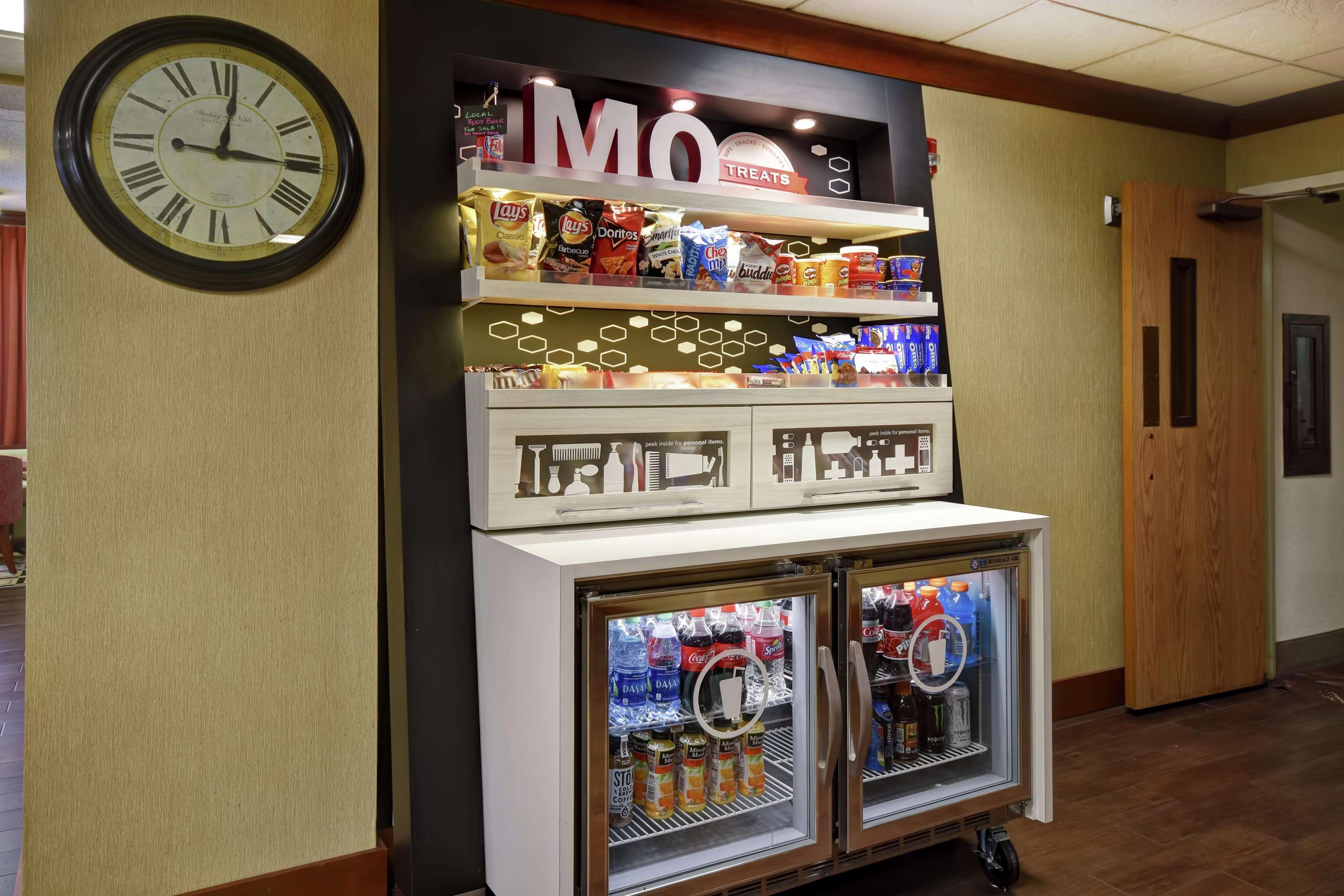 Hampton Inn St. Louis - Westport Мериленд Хайтс Екстериор снимка