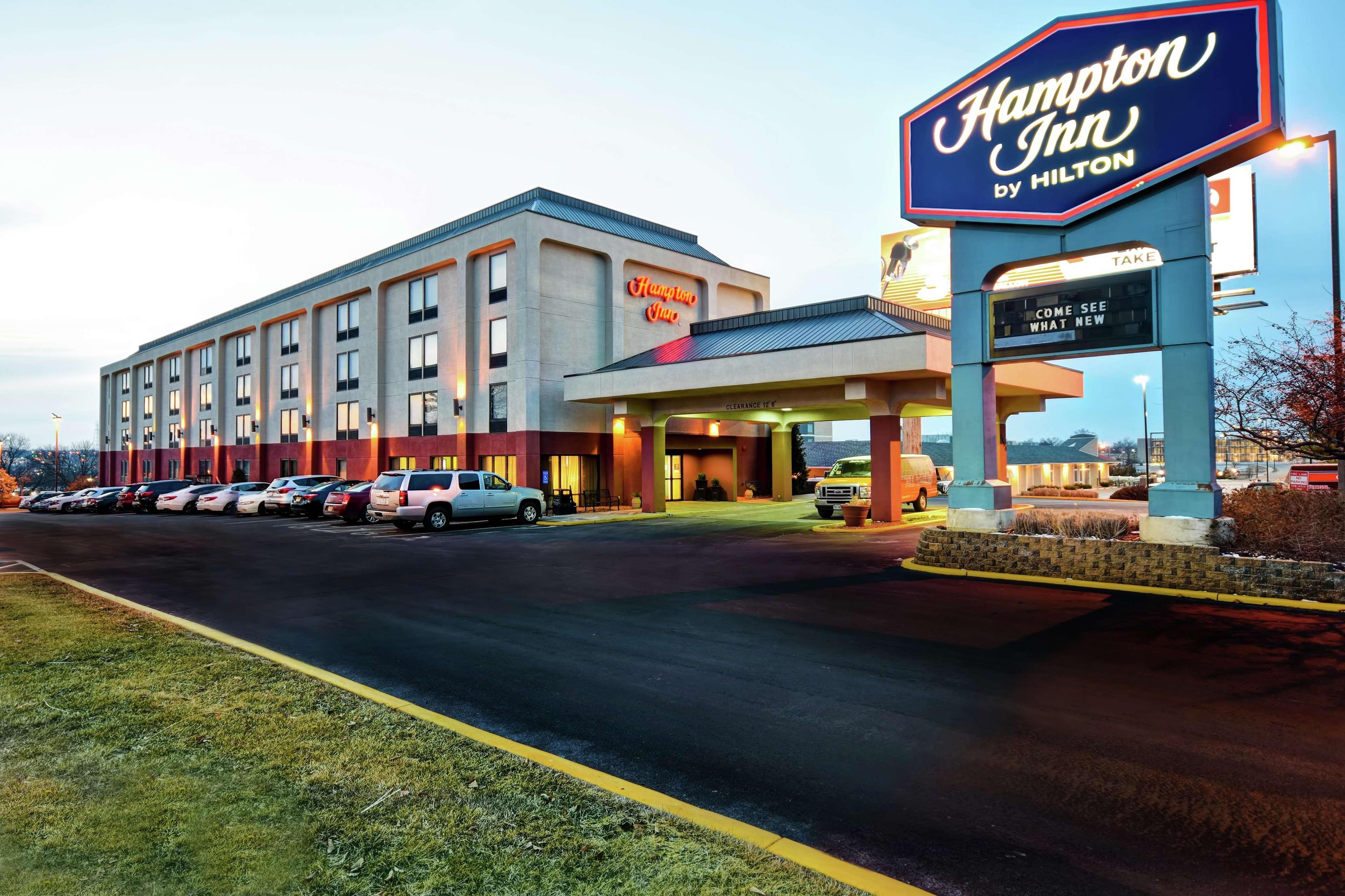 Hampton Inn St. Louis - Westport Мериленд Хайтс Екстериор снимка