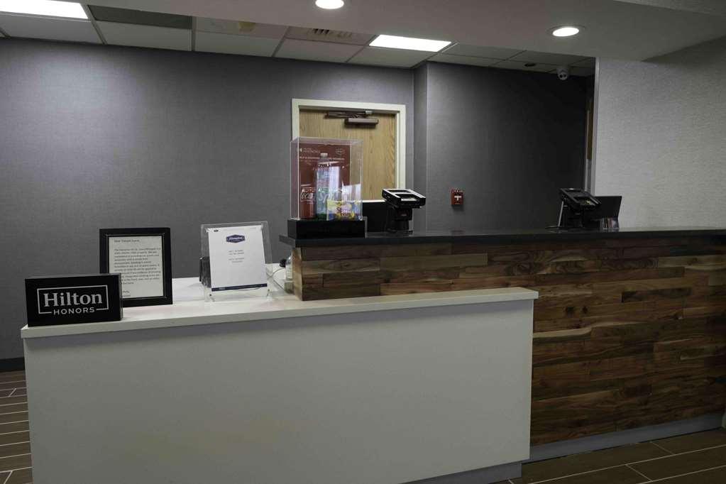 Hampton Inn St. Louis - Westport Мериленд Хайтс Екстериор снимка