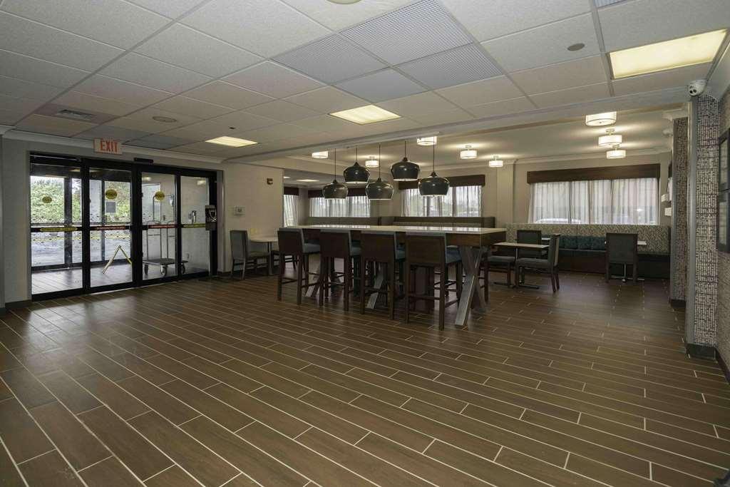 Hampton Inn St. Louis - Westport Мериленд Хайтс Екстериор снимка