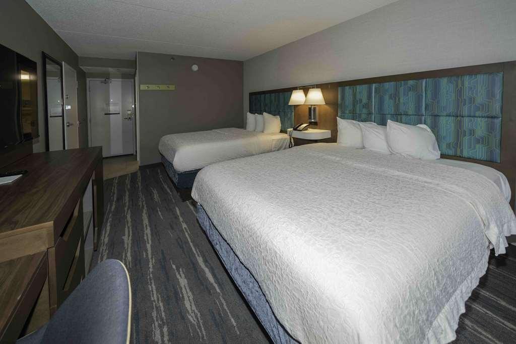 Hampton Inn St. Louis - Westport Мериленд Хайтс Стая снимка
