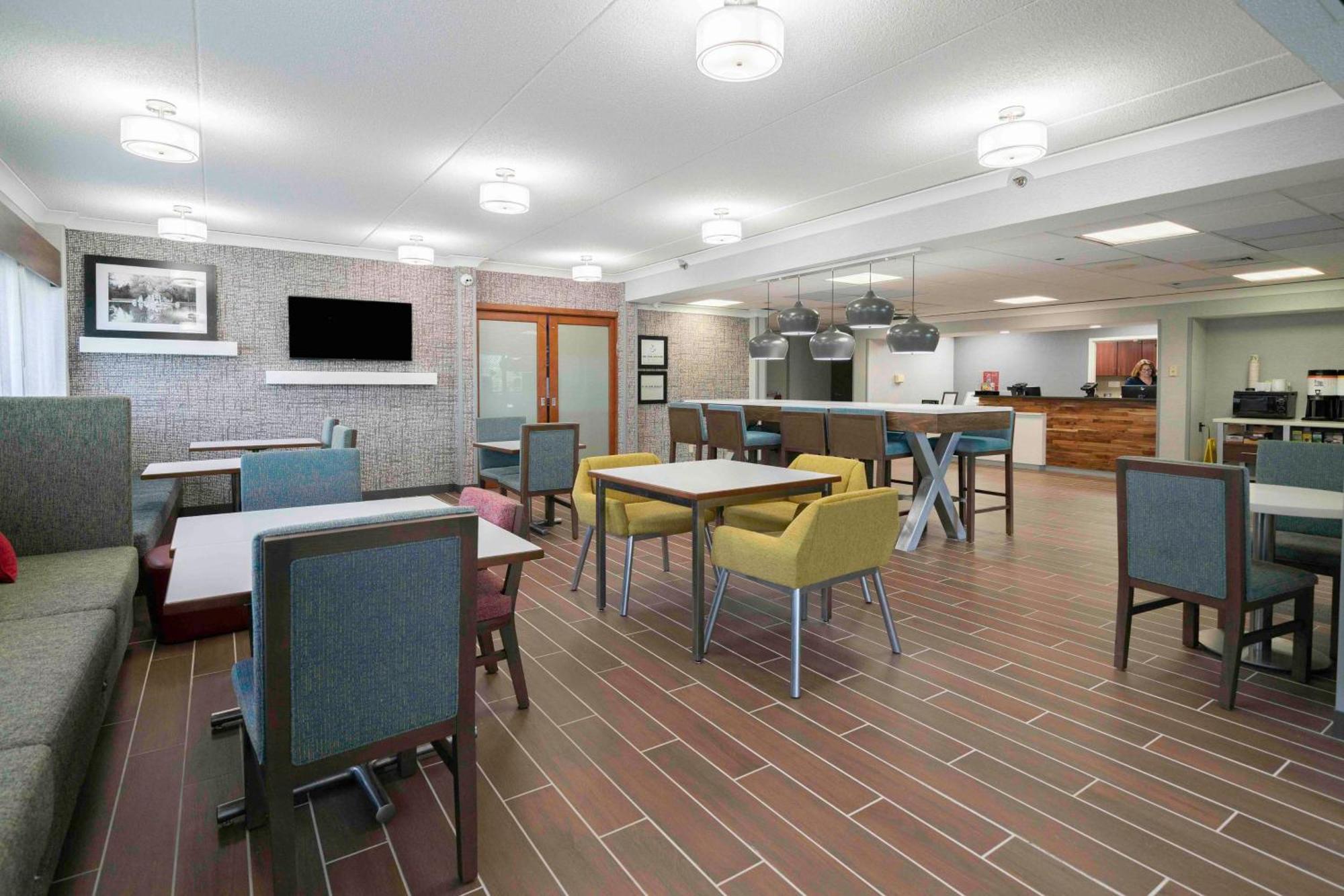 Hampton Inn St. Louis - Westport Мериленд Хайтс Екстериор снимка